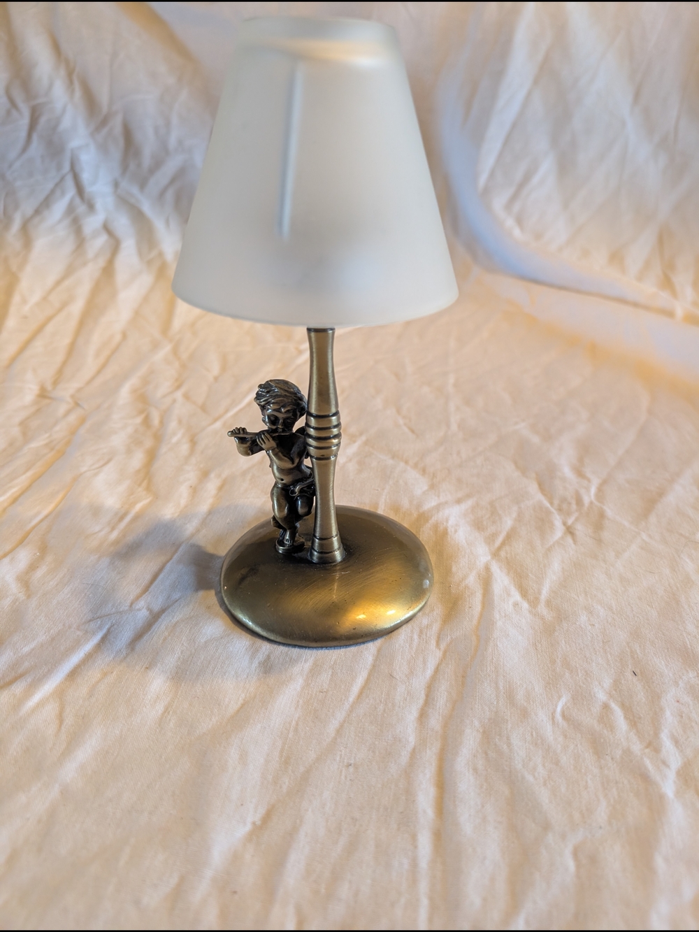 2/50$ Vintage White Frosted Glass & Brass Cherub Fairy Lights - Picture 5 of 8